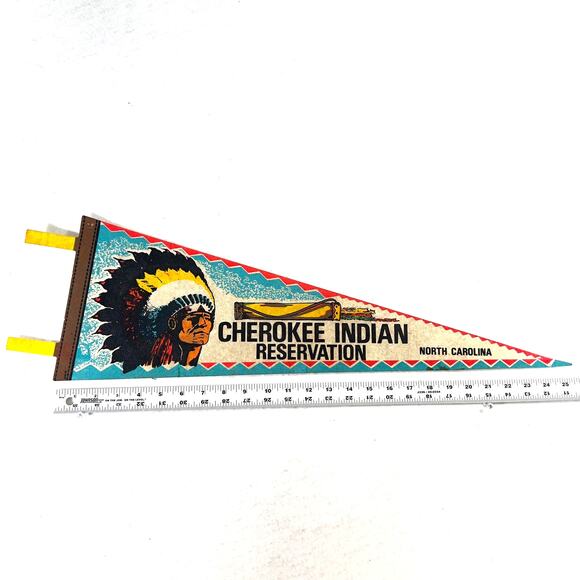Cherokee Indian Reservation VINTAGE '70s Felt Pennant 25" North Carolina Smokies - Picture 1 of 9